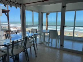 Exclusivo departamento frente al mar